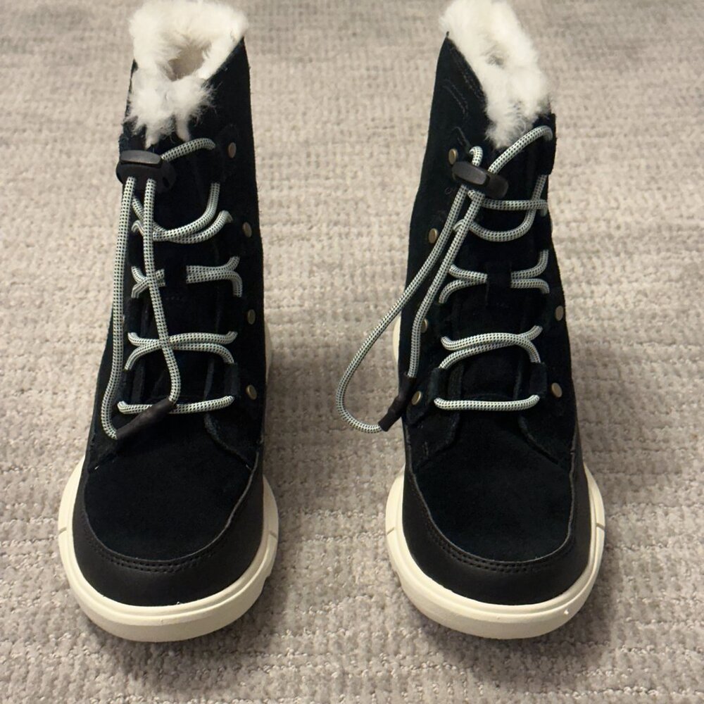 Sorel Explorer III Lace Boot in Size 3